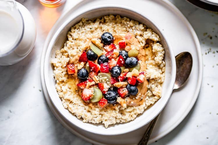 a bowl of overnight steel cut oats to represent breakfast recipes category