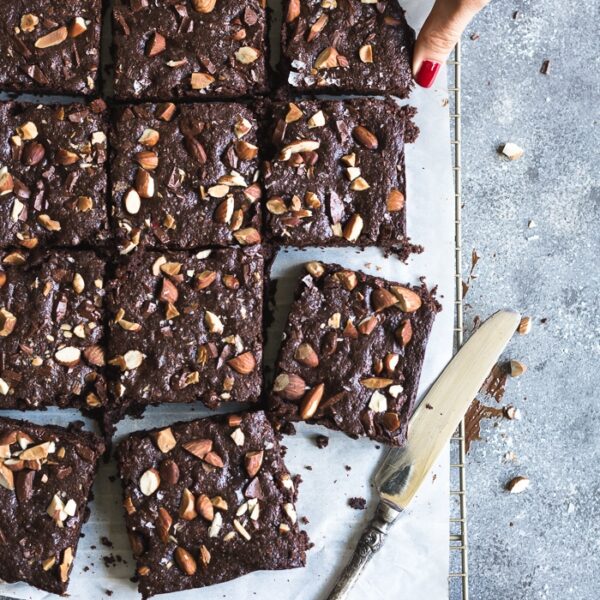 DARK CHOCOLATE AND ALMOND BUTTER BROWNIES WITH SEA SALT